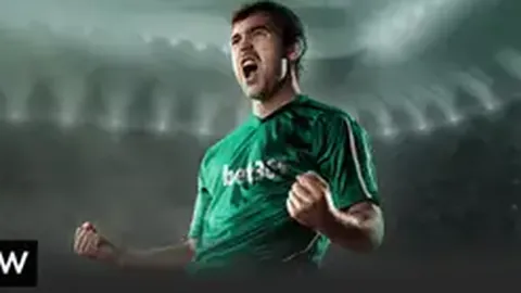 約基奇連續兩場狂獲104分，场均得分32.3分籃板13.6次助攻，三大數據领跑聯盟前兩名